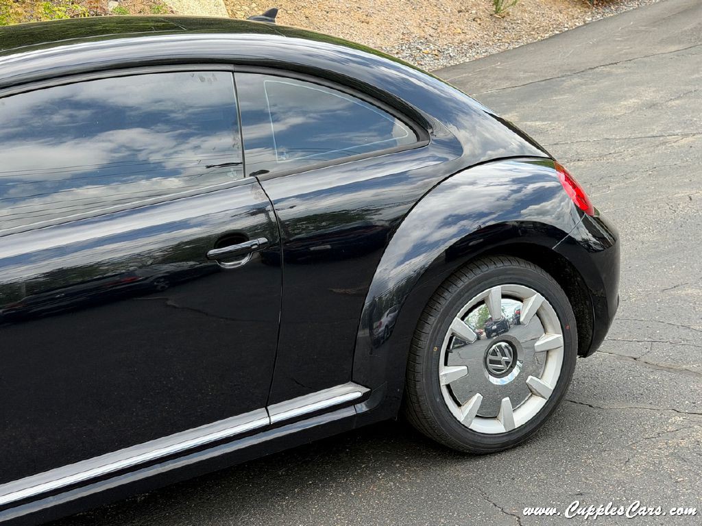 2013 Volkswagen Beetle Image 31