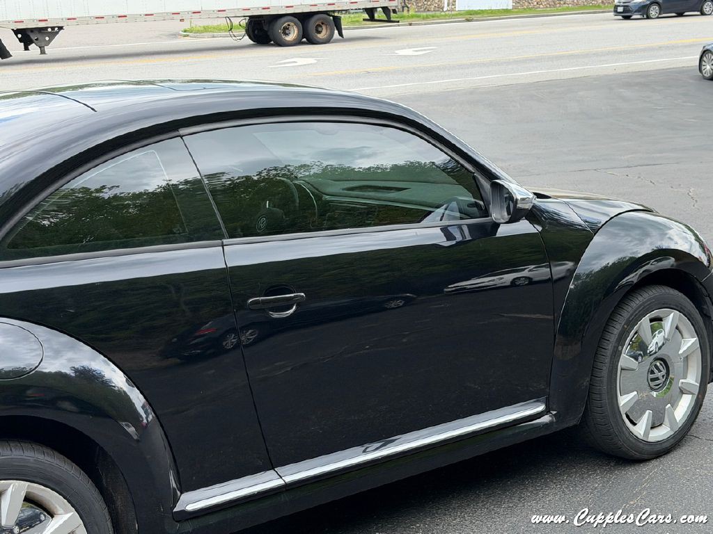 2013 Volkswagen Beetle Image 34
