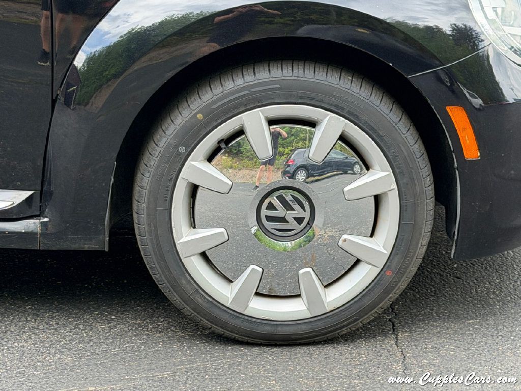 2013 Volkswagen Beetle Image 36