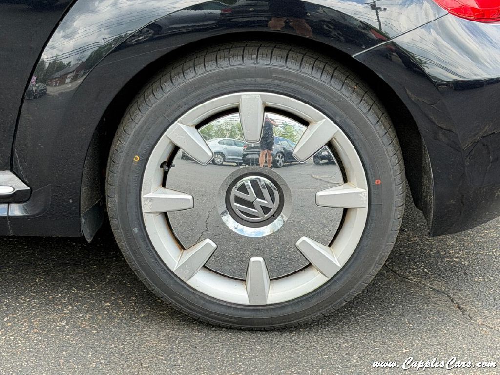 2013 Volkswagen Beetle Image 38