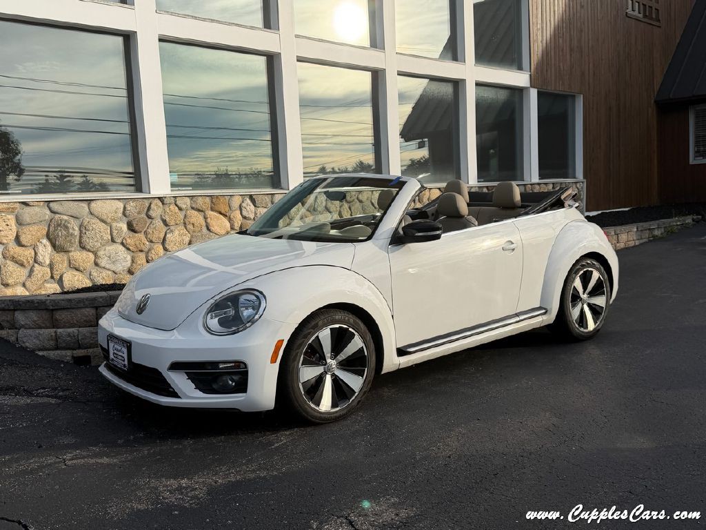 2013 Volkswagen Beetle Image 3