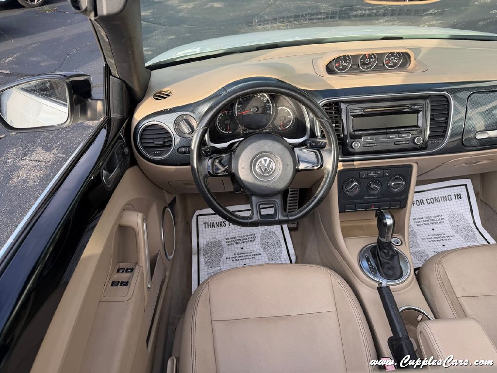 2013 Volkswagen Beetle Image 15