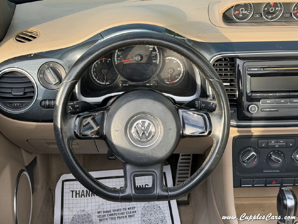 2013 Volkswagen Beetle Image 18