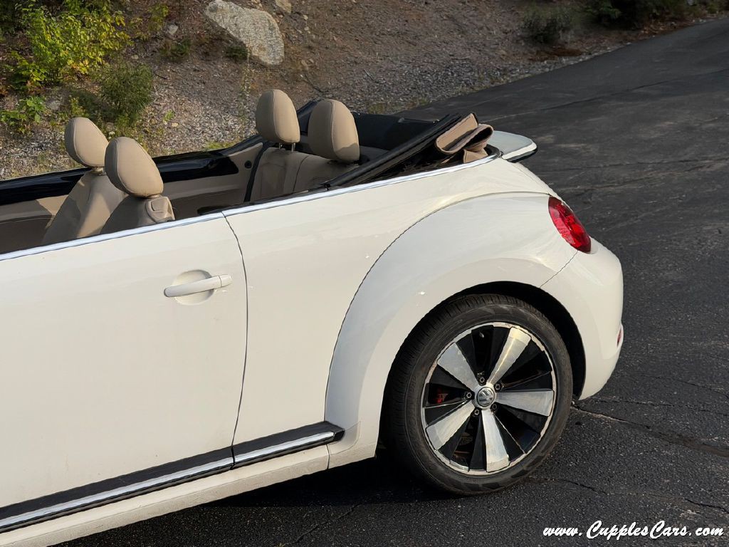 2013 Volkswagen Beetle Image 31