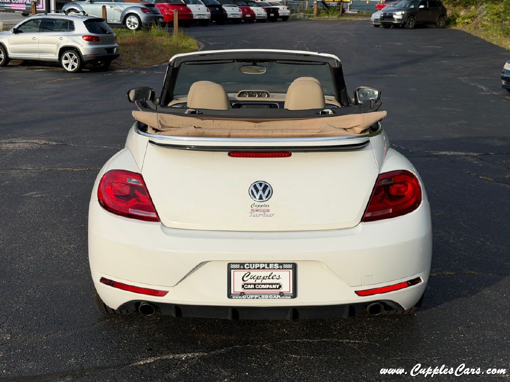 2013 Volkswagen Beetle Image 32