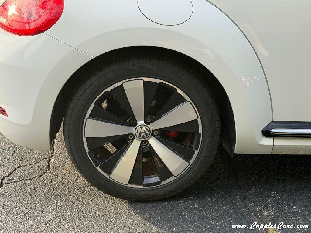 2013 Volkswagen Beetle Image 37