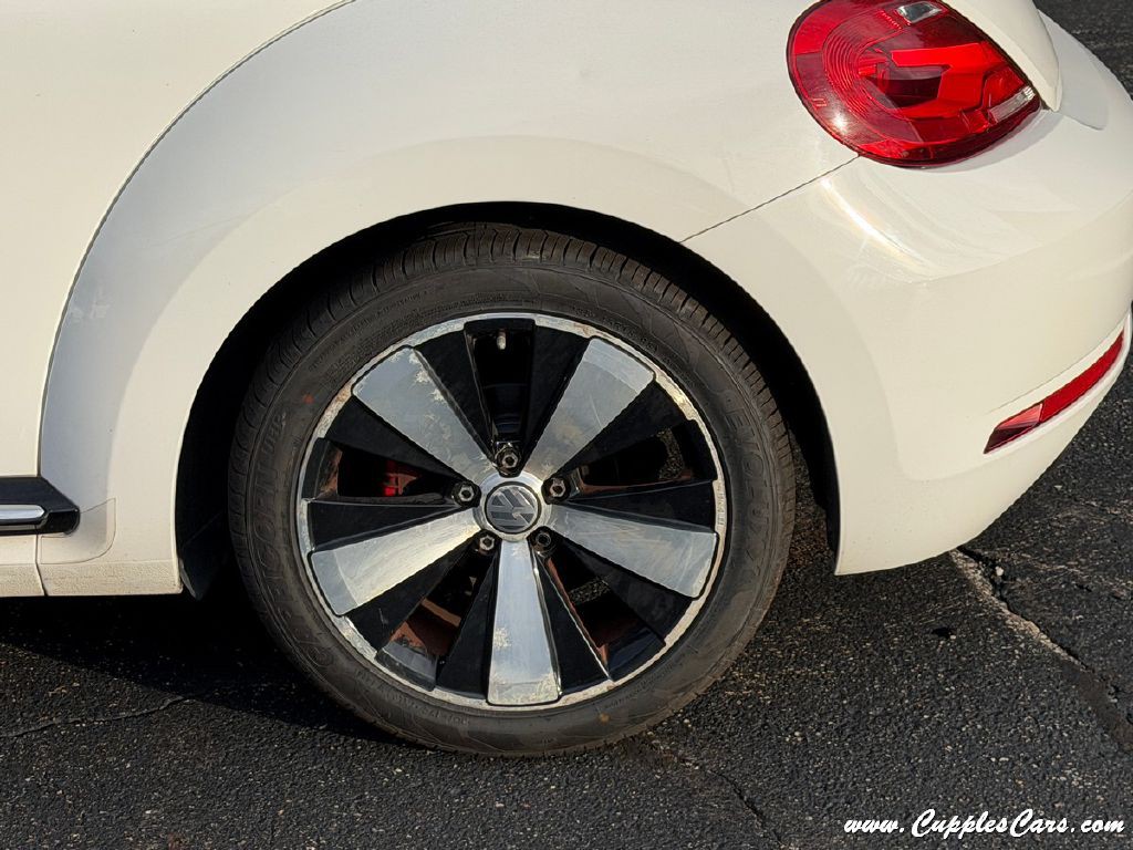 2013 Volkswagen Beetle Image 38