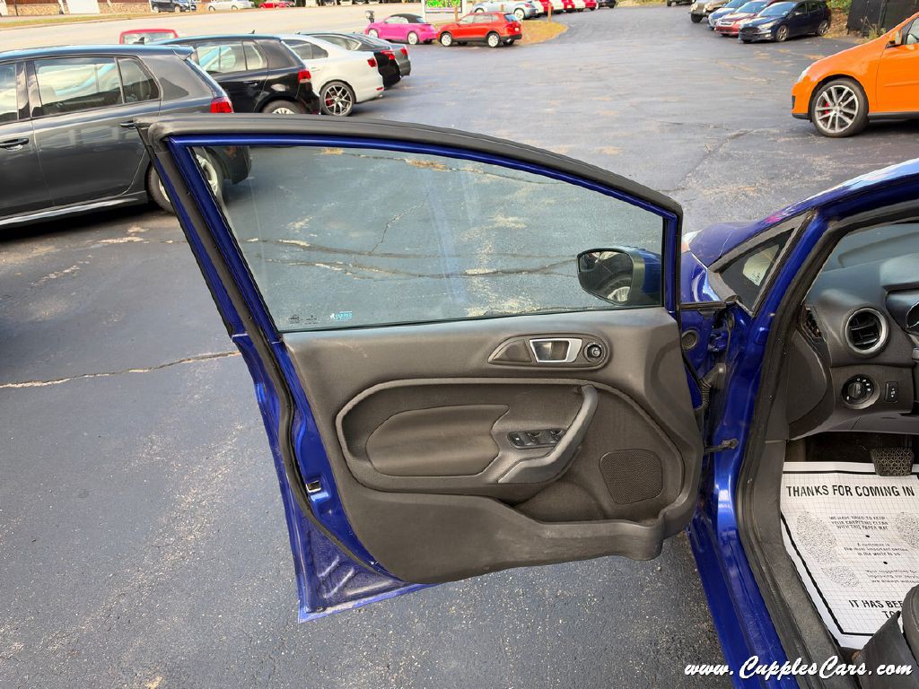 2014 Ford Fiesta Image 5