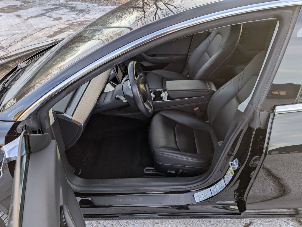 2019 Tesla Model 3 Image 17