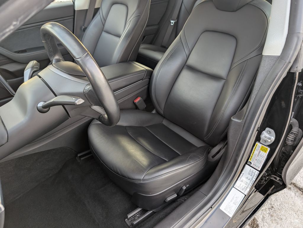 2019 Tesla Model 3 Image 18