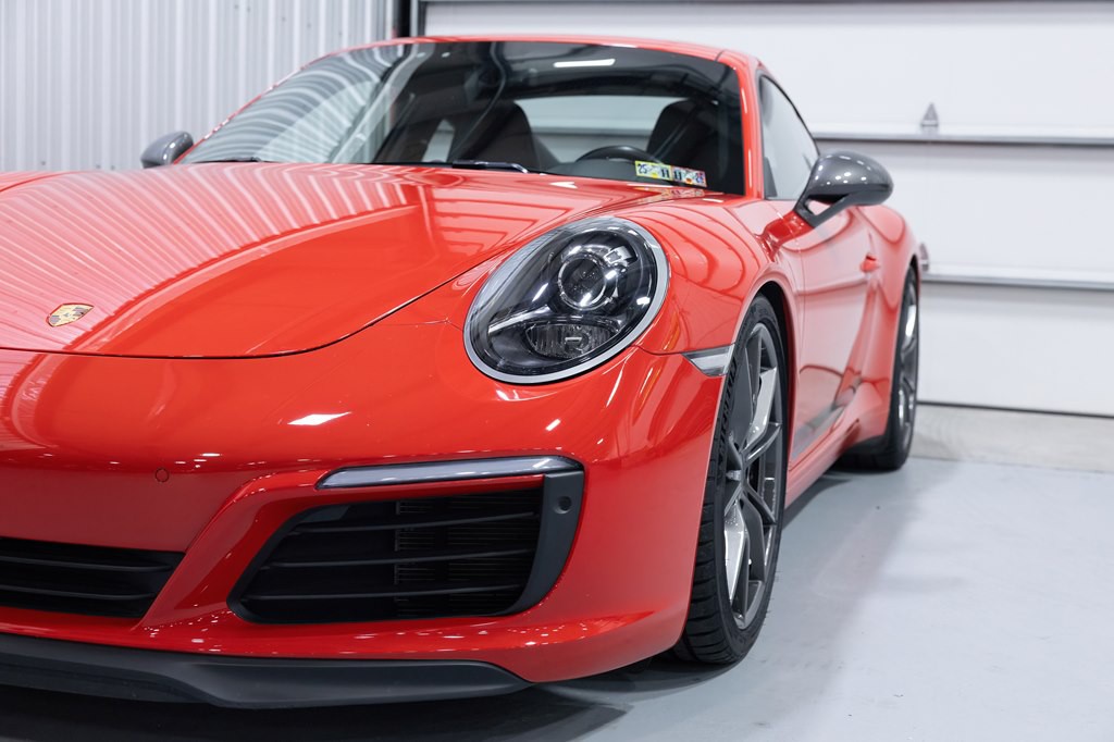 2018 Porsche 911 Image 2