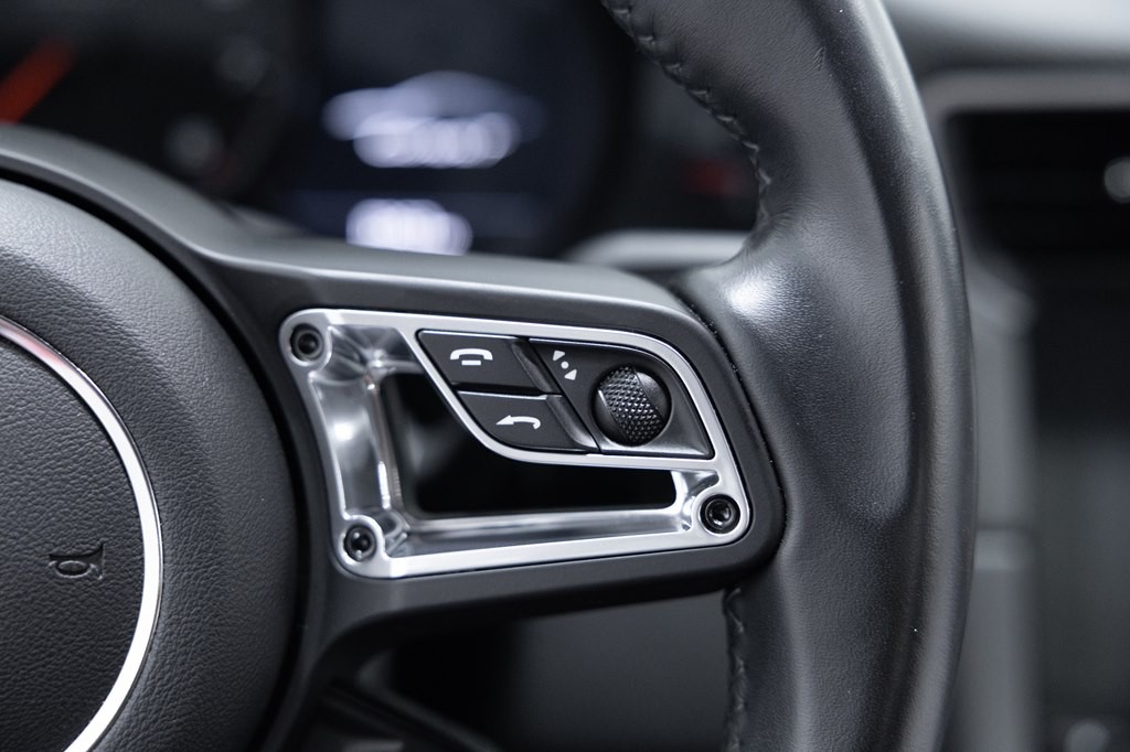 2018 Porsche 911 Image 31