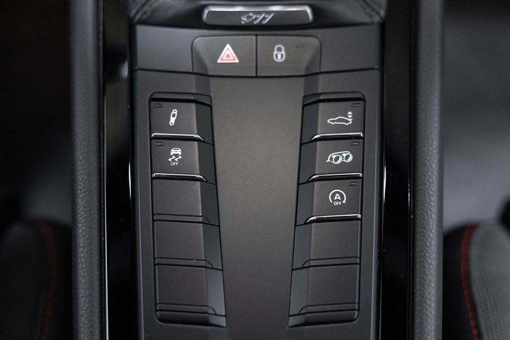 2018 Porsche 911 Image 60