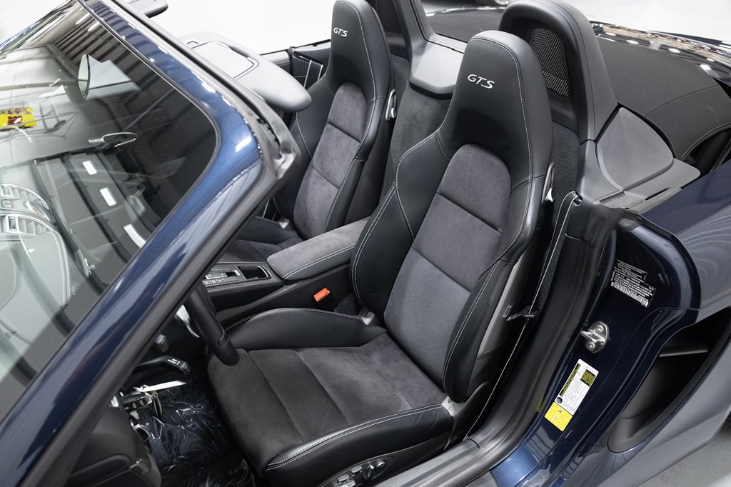 2015 Porsche Boxster Image 17
