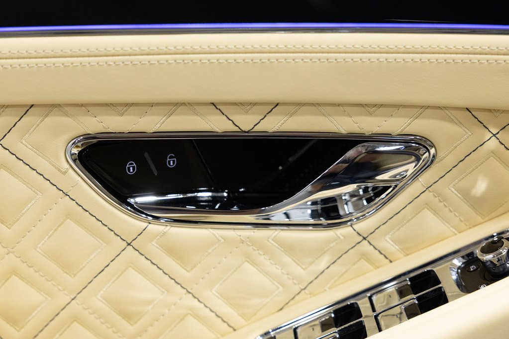 2020 Bentley Continental Image 27
