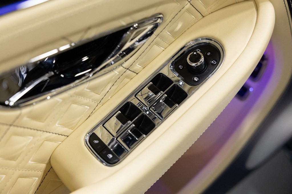 2020 Bentley Continental Image 28
