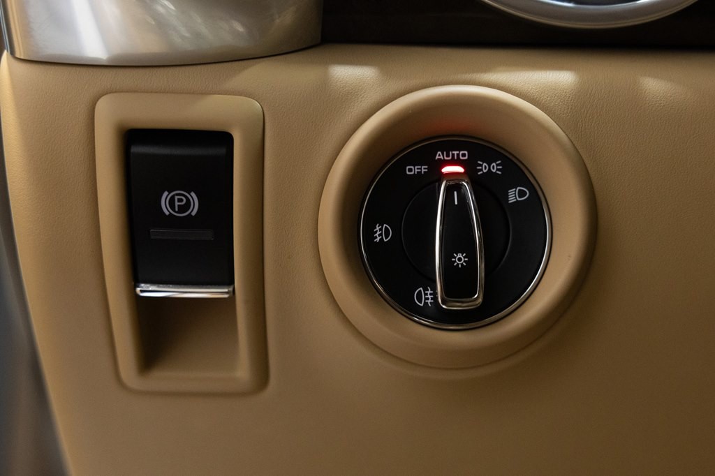 2015 Porsche Cayenne Image 7