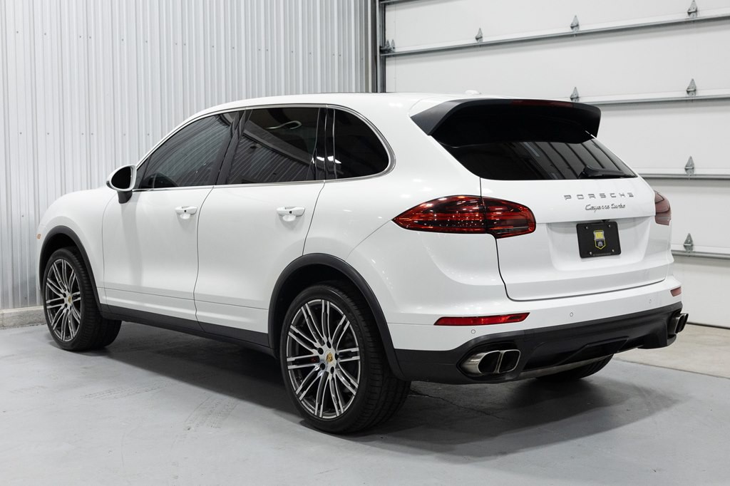 2015 Porsche Cayenne Image 8