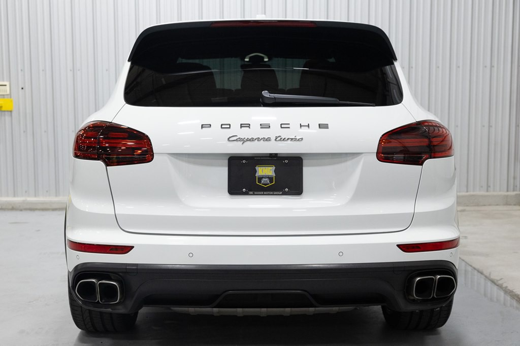 2015 Porsche Cayenne Image 12