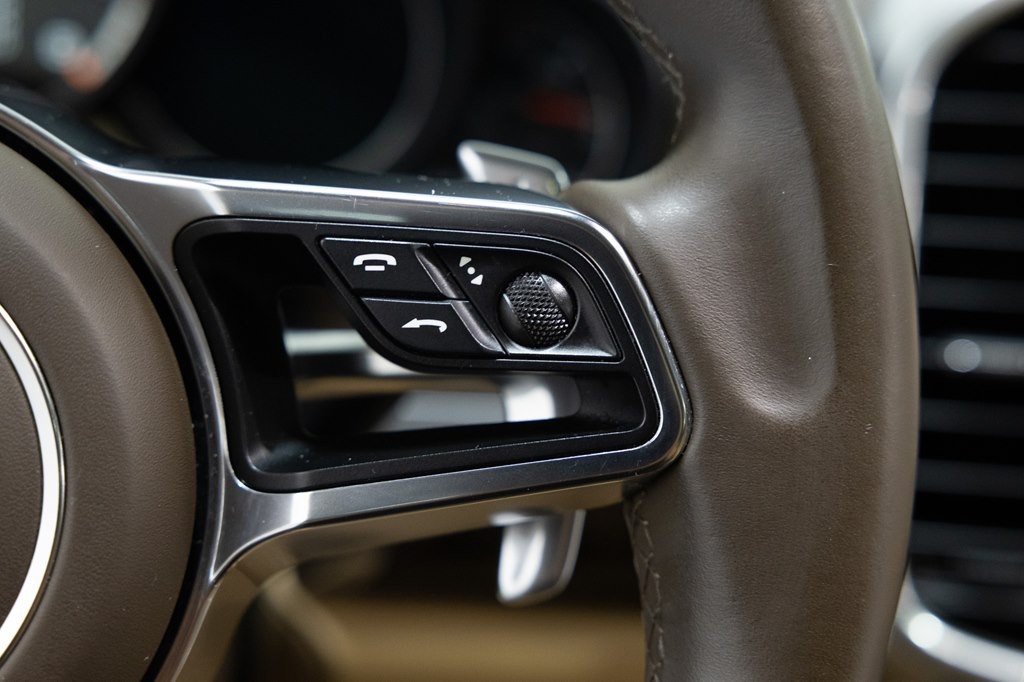 2015 Porsche Cayenne Image 15