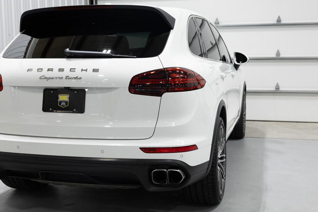2015 Porsche Cayenne Image 18