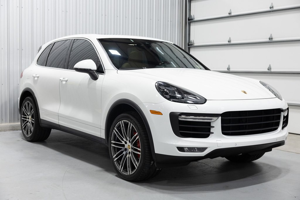 2015 Porsche Cayenne Image 21