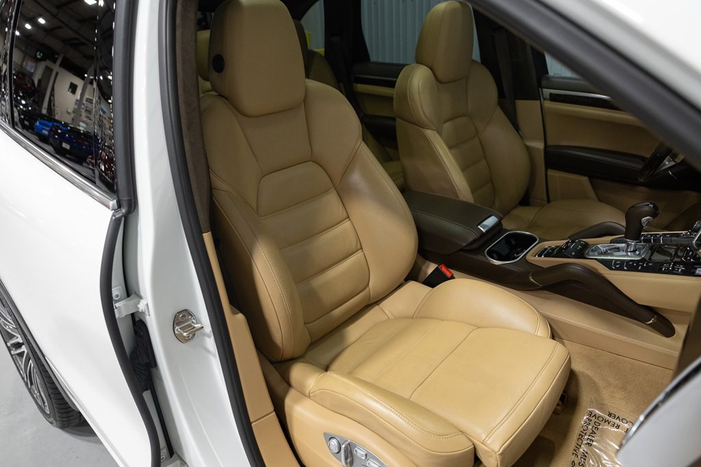 2015 Porsche Cayenne Image 38