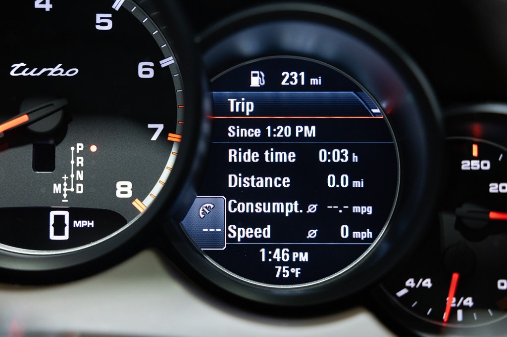 2015 Porsche Cayenne Image 41