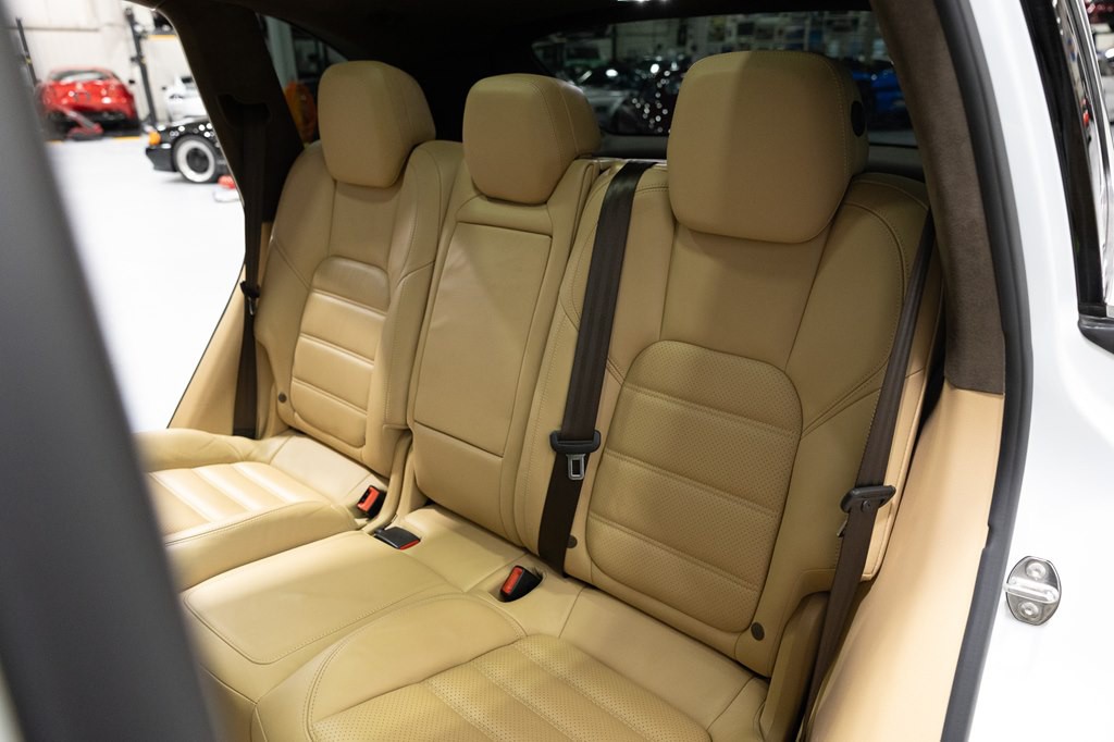 2015 Porsche Cayenne Image 42