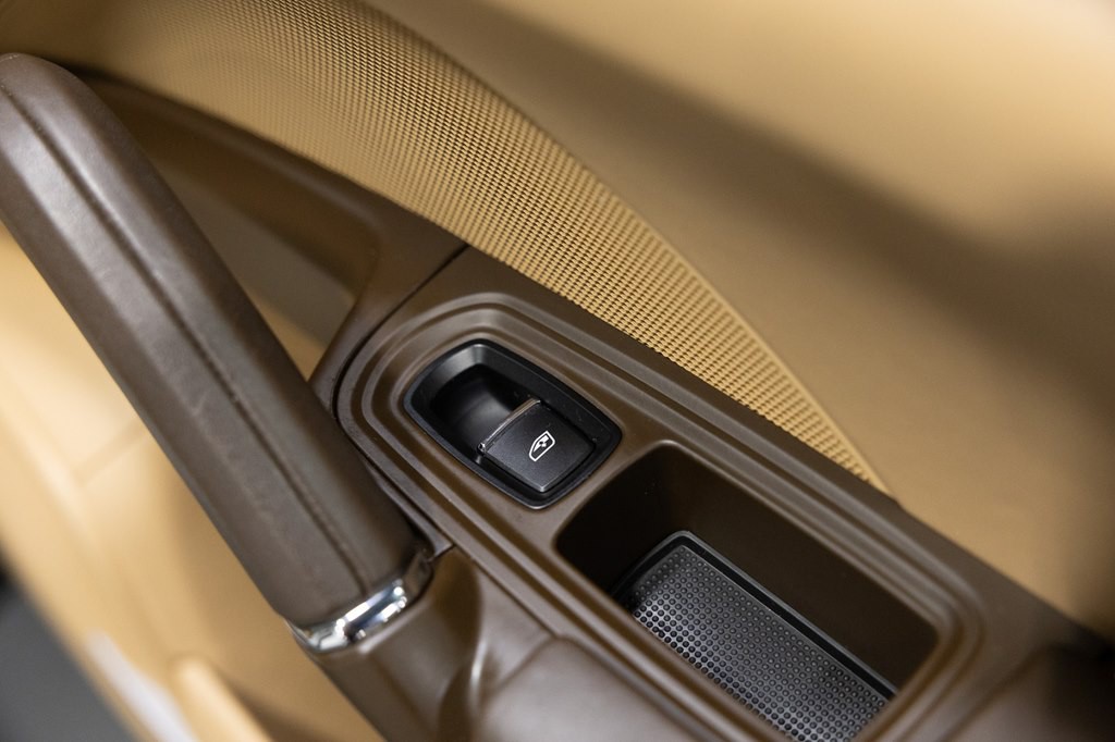 2015 Porsche Cayenne Image 56