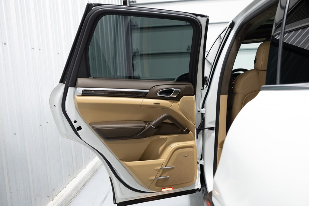 2015 Porsche Cayenne Image 58