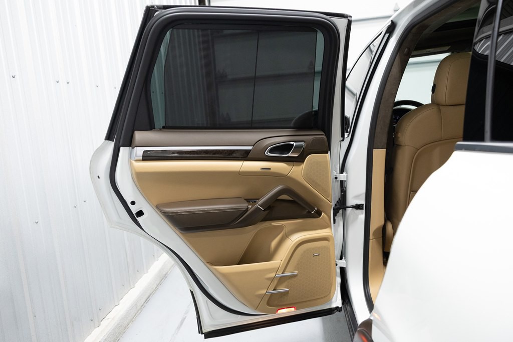 2015 Porsche Cayenne Image 59