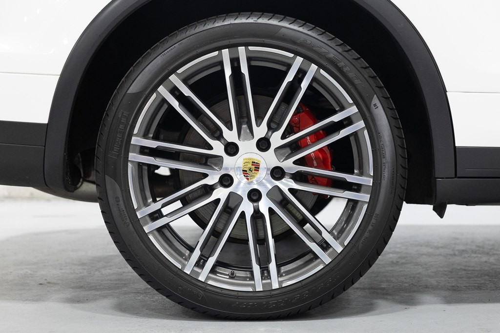 2015 Porsche Cayenne Image 68