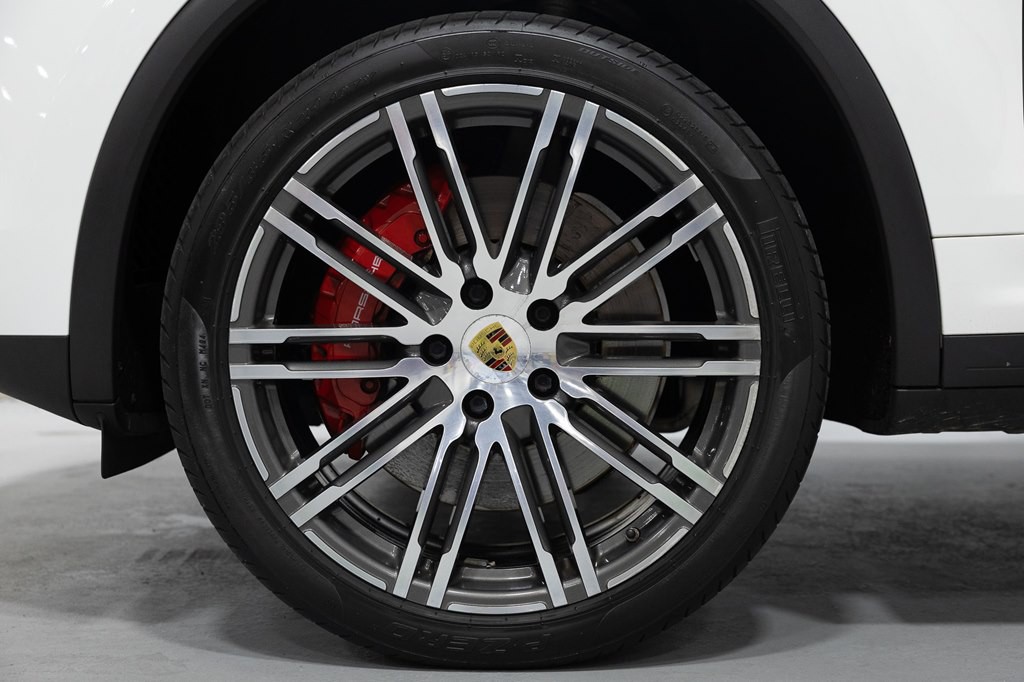 2015 Porsche Cayenne Image 70