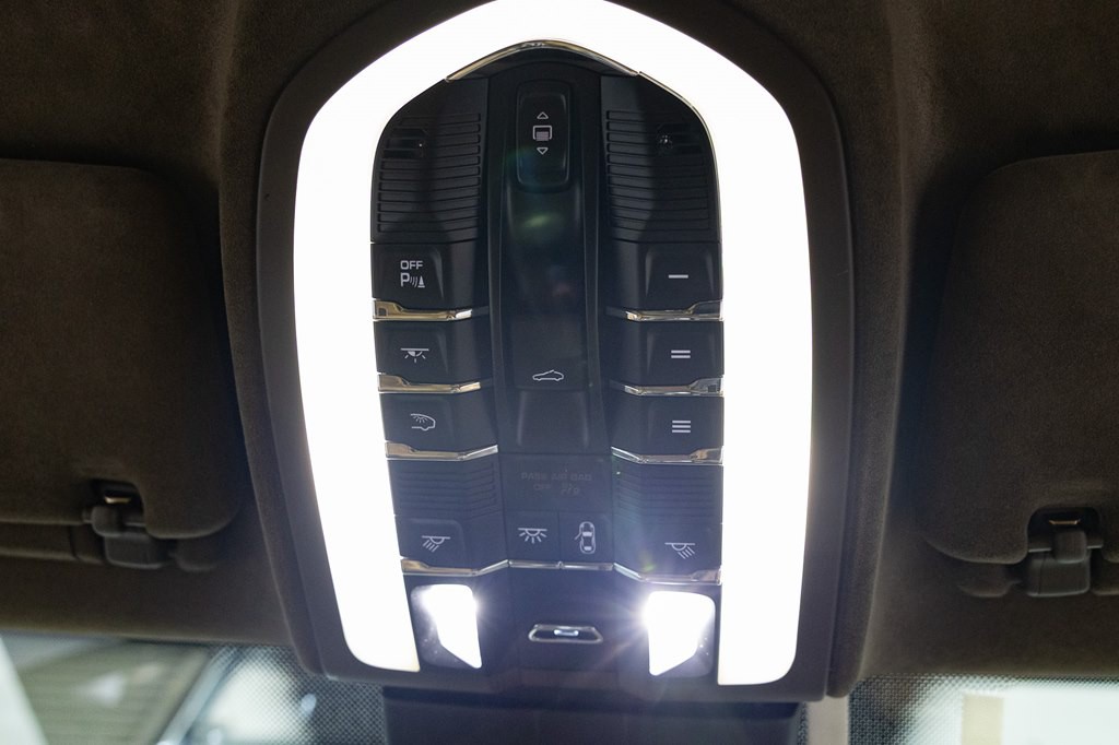 2015 Porsche Cayenne Image 73