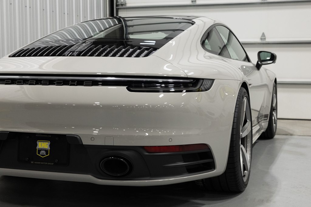 2024 Porsche 911 Image 9