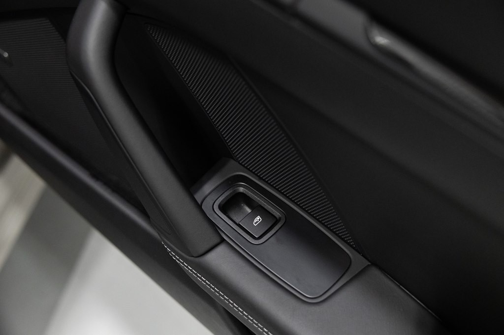 2024 Porsche 911 Image 30