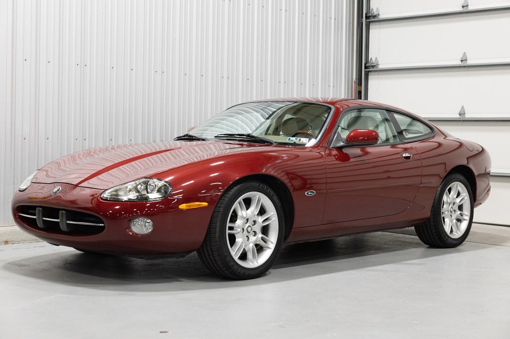2001 Jaguar XK-Series Image 1