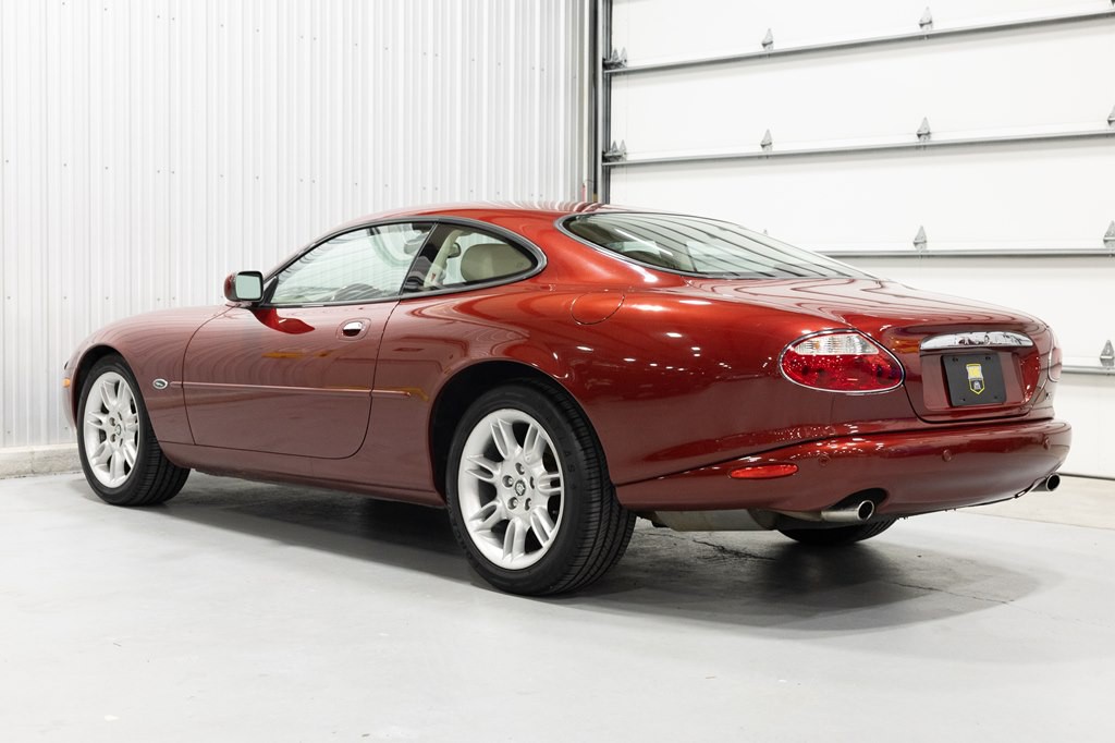 2001 Jaguar XK-Series Image 4
