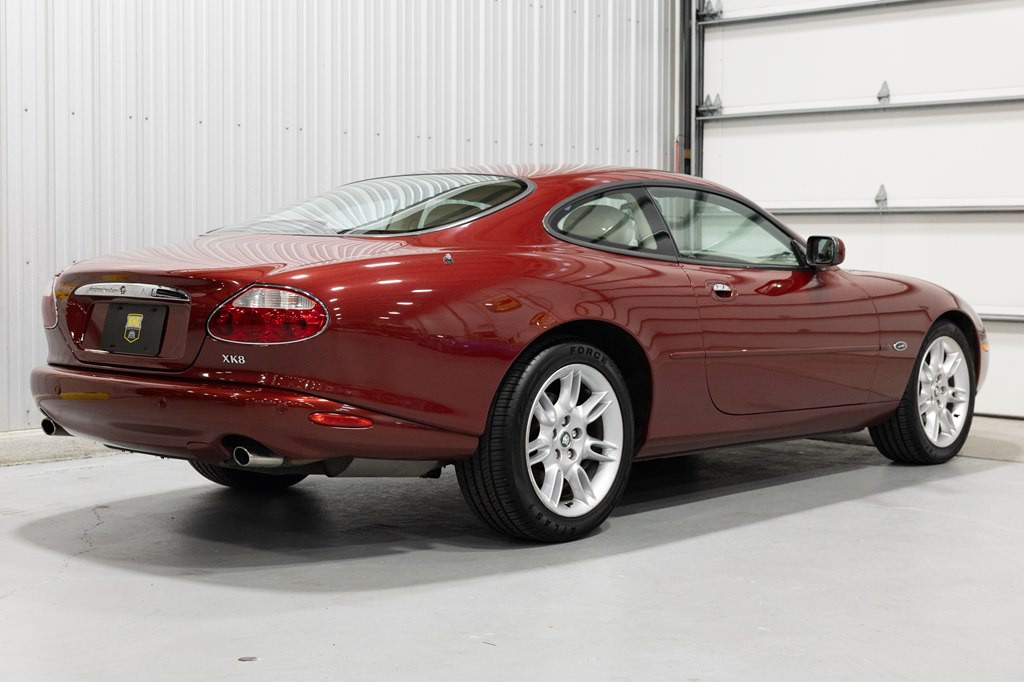 2001 Jaguar XK-Series Image 8