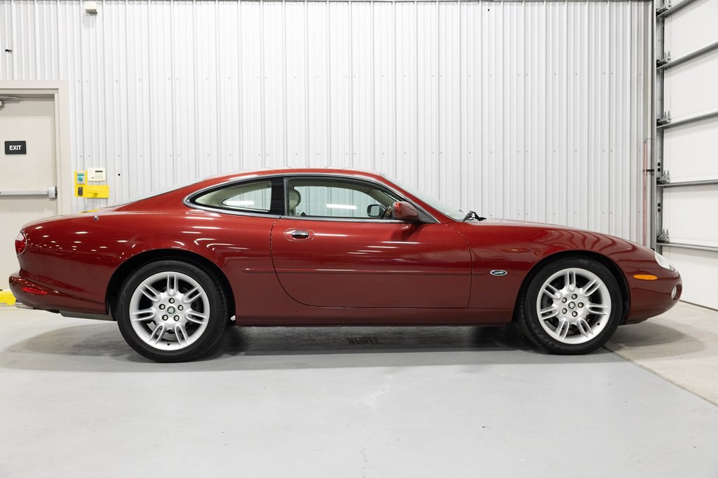 2001 Jaguar XK-Series Image 10