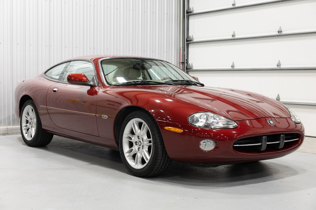 2001 Jaguar XK-Series Image 11