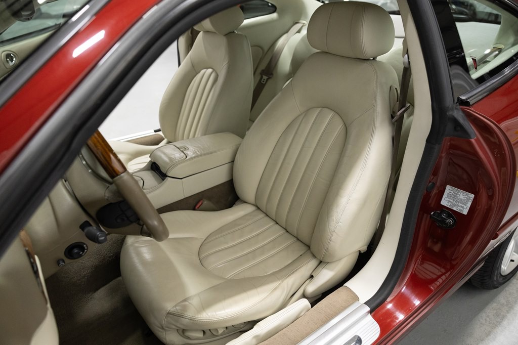 2001 Jaguar XK-Series Image 16