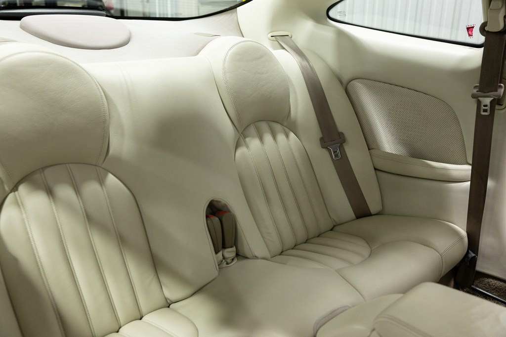 2001 Jaguar XK-Series Image 20