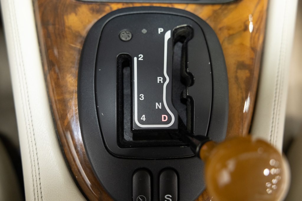 2001 Jaguar XK-Series Image 41