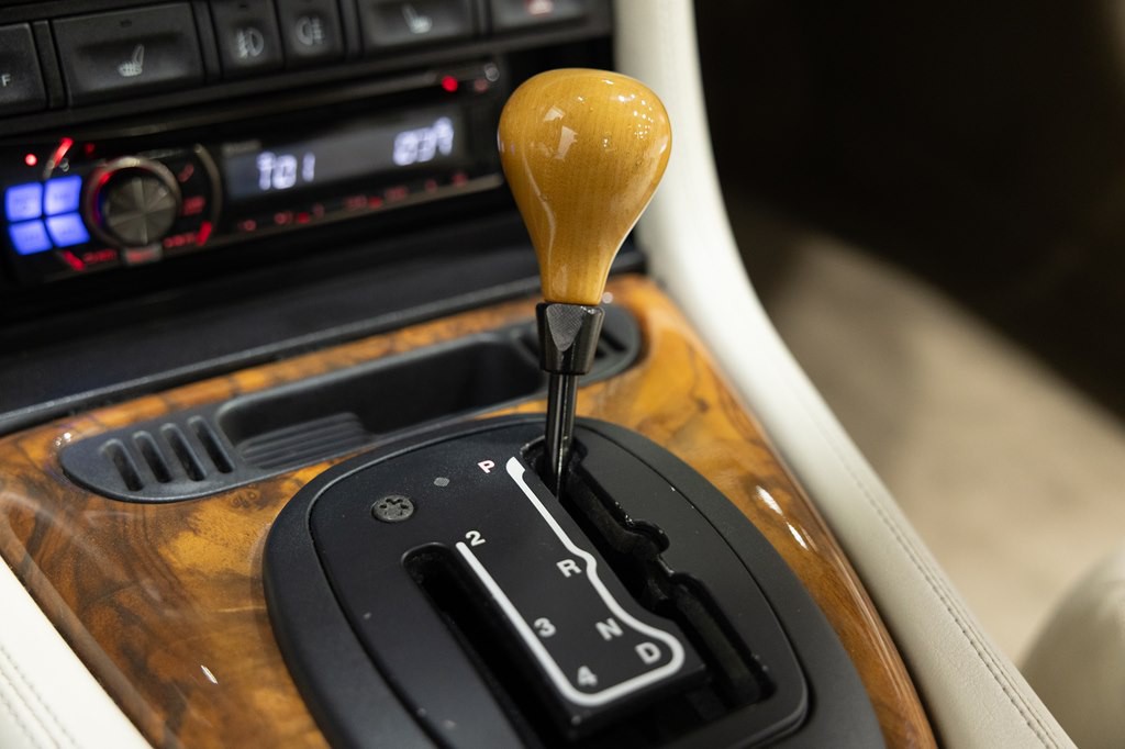 2001 Jaguar XK-Series Image 42