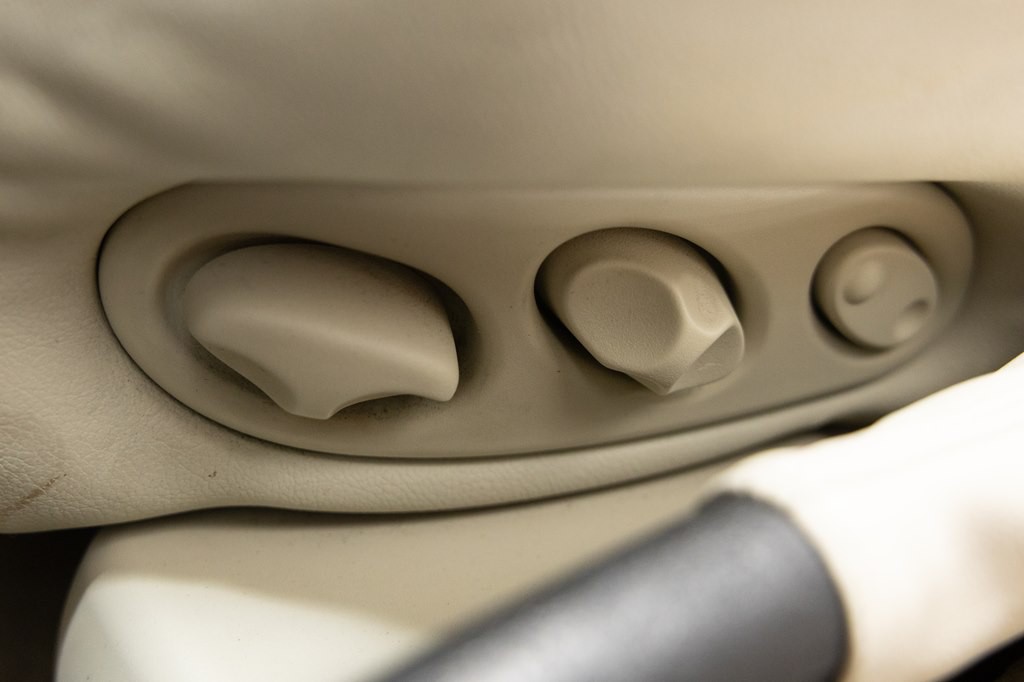 2001 Jaguar XK-Series Image 51