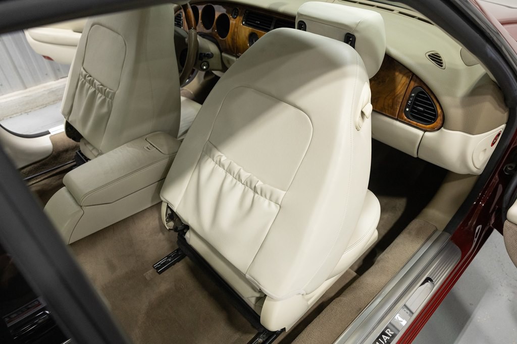 2001 Jaguar XK-Series Image 54