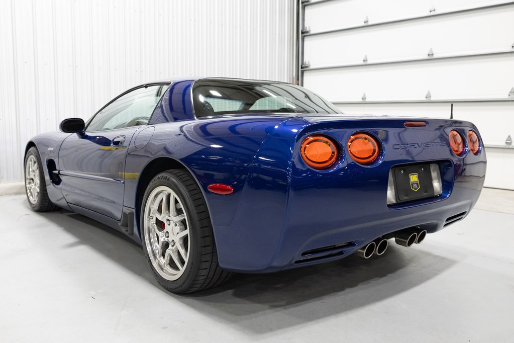 2004 Chevrolet Corvette Image 4