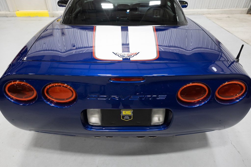2004 Chevrolet Corvette Image 8